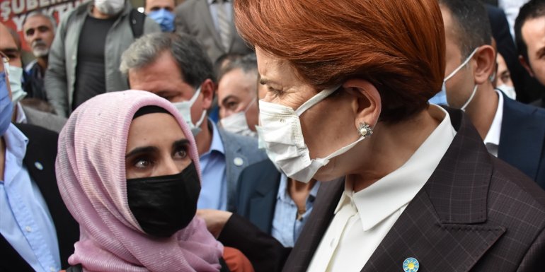 İYİ Parti Genel Başkanı Akşener, Erzurum'da esnaf ziyaretinde bulundu
