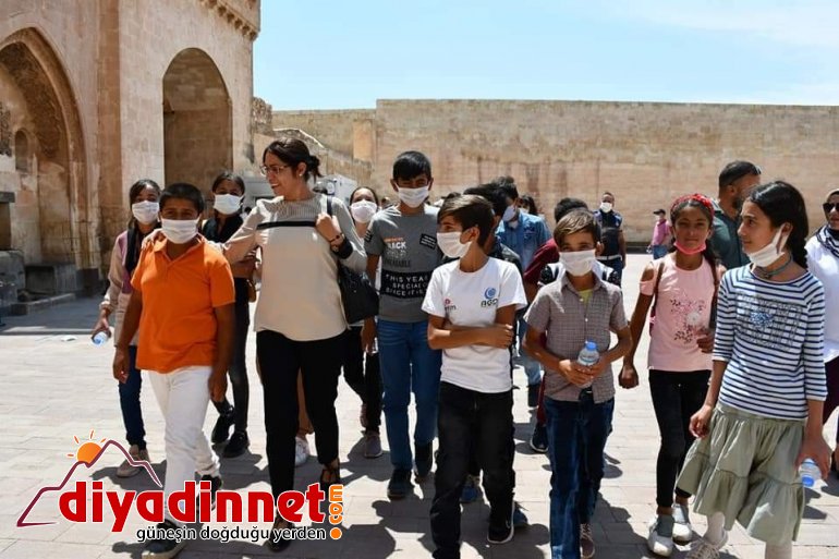 Köy çocukları pizza ile tanıştılar Ağrı Haber Haberleri