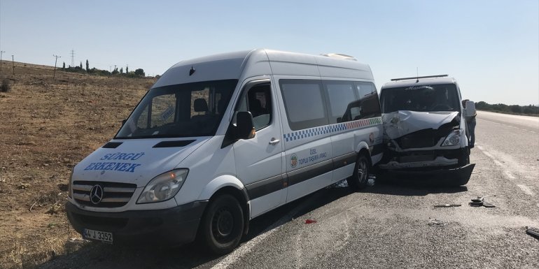 Malatya'da yolcu minibüsü ile çekici çarpıştı: 3 yaralı