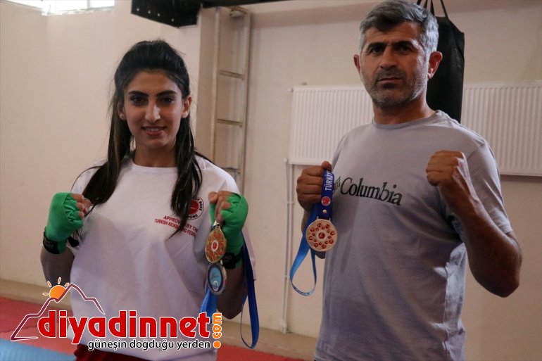 Üniversite öğrencisi milli kick boksçu Tuba