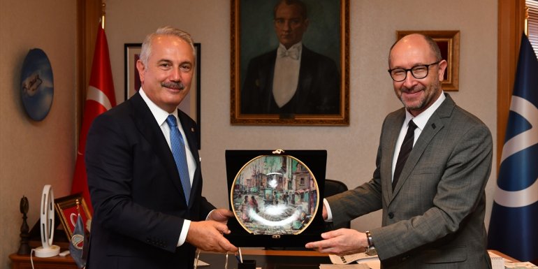 VakıfBank Genel Müdürü Üstünsalih'ten Eskişehir'e ziyaret