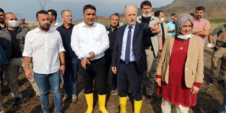 Çevre ve Şehircilik Bakan Yardımcısı Suver, Van'da selden etkilenen mahallelerde incelemelerde bulundu: