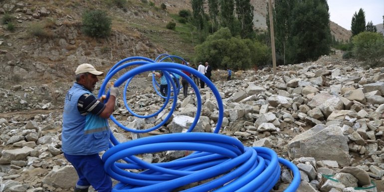 Van'da selin yol açtığı tahribat gideriliyor