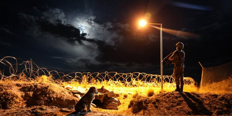 Güvenlik güçleri İran sınırında gece gündüz nöbette