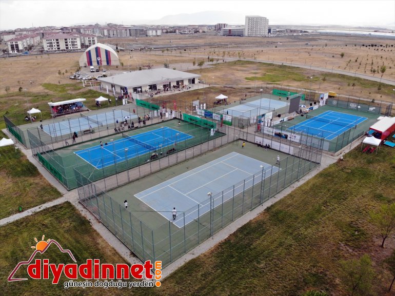 katılımıyla başladı Dağı sporcunun 137 Turnuvası ilden Tenis 23 Ağrı 9