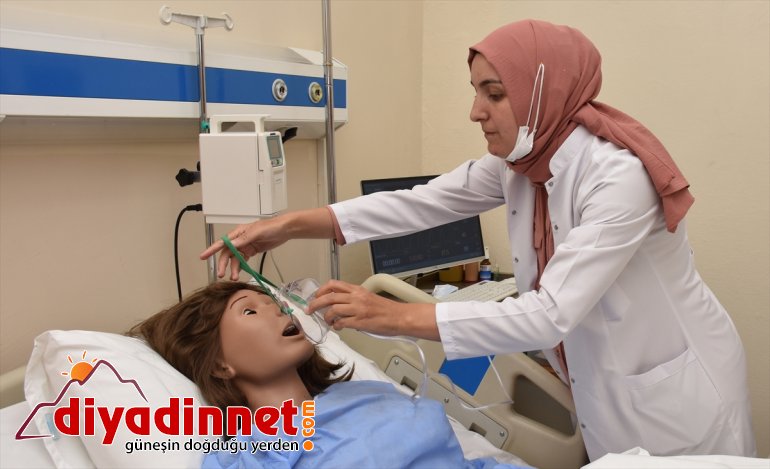 mesleklerine daha AĞRI başlayacak eğitimiyle sağlıkçıları, Geleceğin deneyimli - simülasyon 4