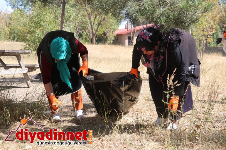 - çevre yaptı temizliği AĞRI Gönüllüler 2