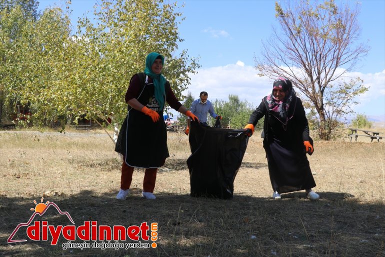 çevre AĞRI Gönüllüler temizliği yaptı - 3