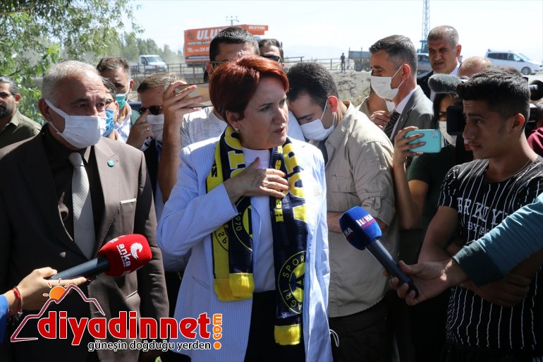 İYİ Parti Genel Başkanı Akşener Ağrı'da esnafı ziyaret etti