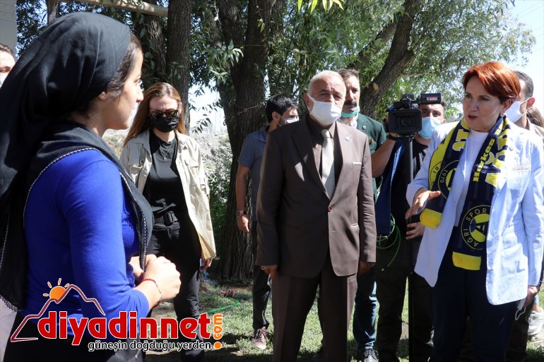 - ziyaret Başkanı Akşener İYİ Parti AĞRI Genel etti esnafı 5