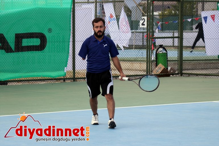 azmiyle bireylere tenisçisi örnek tek oluyor kollu AĞRI - engelli Kortların 11