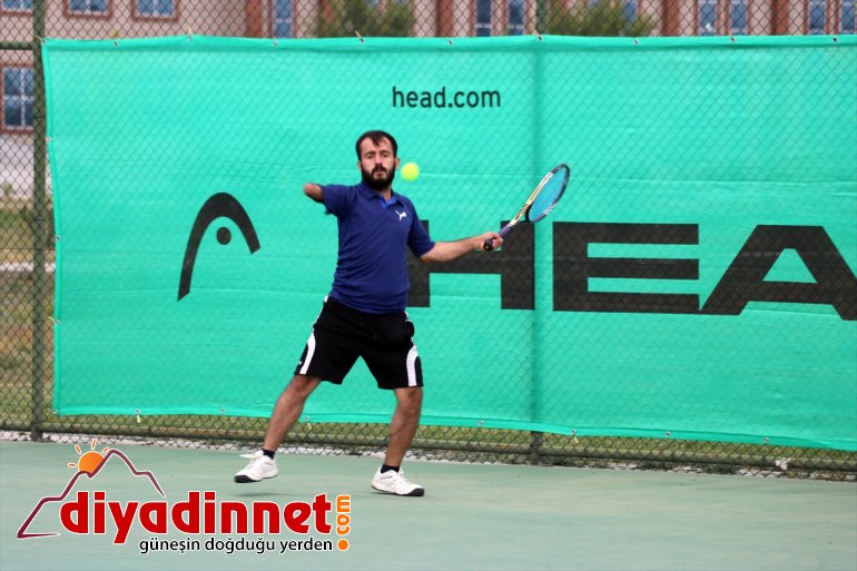 Kortların kollu bireylere tenisçisi engelli - AĞRI azmiyle tek örnek oluyor 6