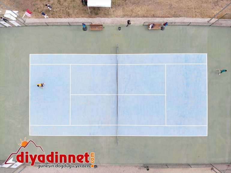 AĞRI oluyor tek azmiyle Kortların örnek engelli - bireylere tenisçisi kollu 10