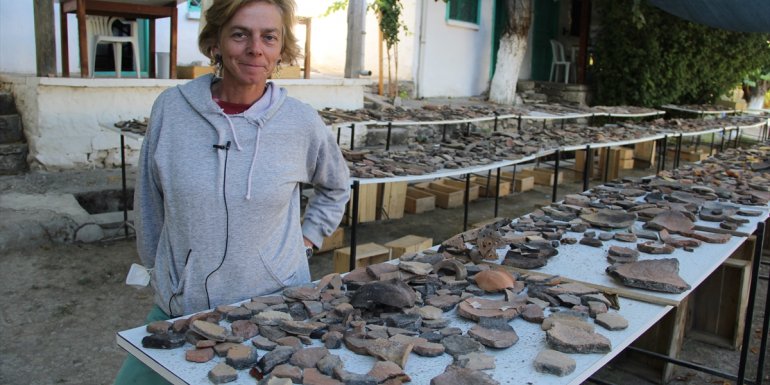 Arslantepe Höyüğü kazılarında toprak küplerde iki çocuk iskeleti bulundu