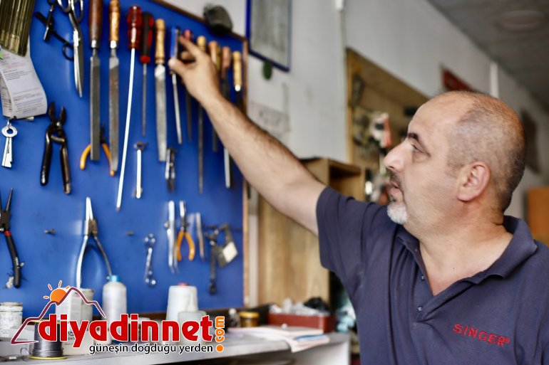 Asırlık baba mesleğini anlatırken gözyaşlarına boğuldu12