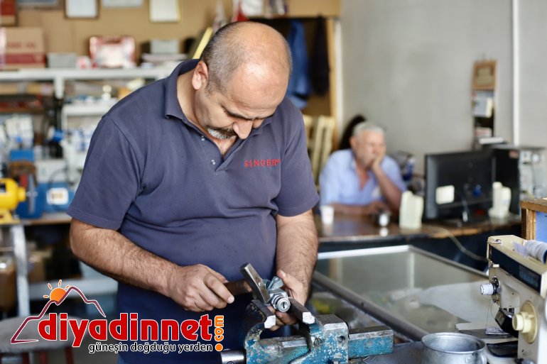 Asırlık baba mesleğini anlatırken gözyaşlarına boğuldu10