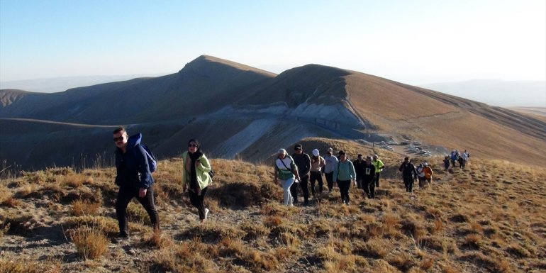 Nemrut Kalderası'nda zirve yürüyüşü yapıldı