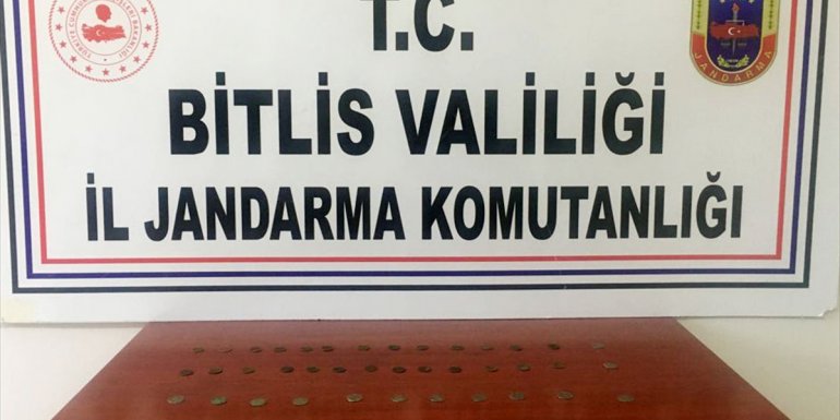 Bitlis'te 50 gümüş sikke ele geçirildi