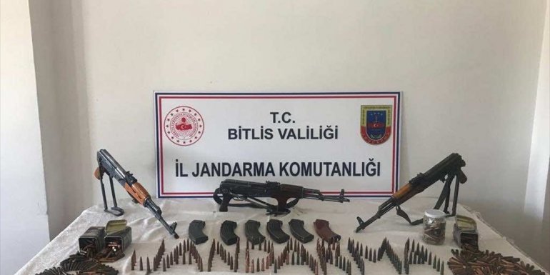 Bitlis'te silah ve mühimmat ele geçirildi