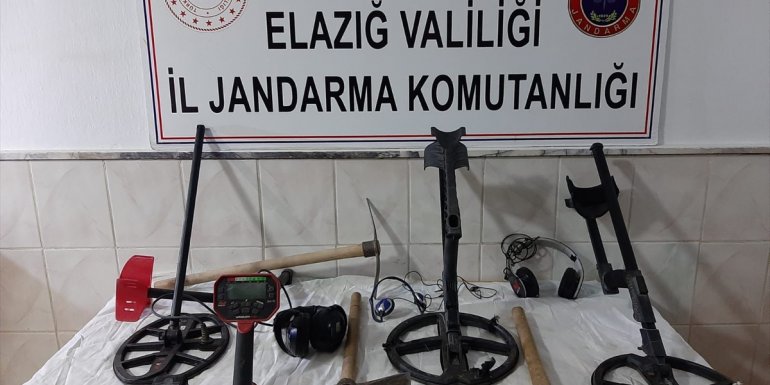 Elazığ'da izinsiz kazı yapan 3 kişi gözaltına alındı