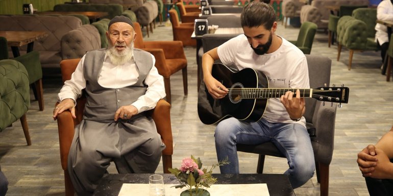 ELAZIĞ - Rock ve tasavvuf sanatçısını buluşturan düet beğeni topladı1