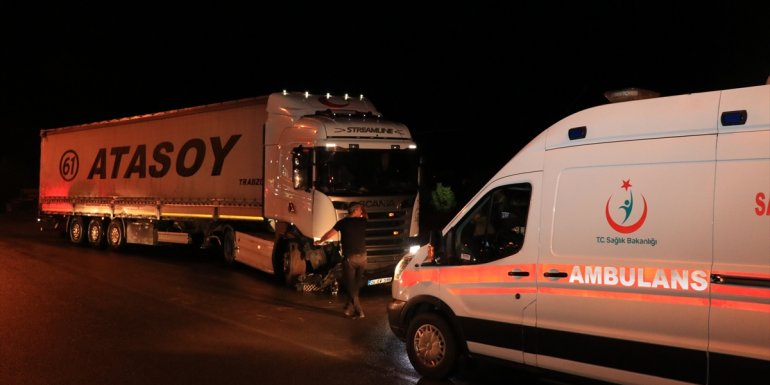 Erzincan'da meydana gelen zincirleme trafik kazasında 3 kişi yaralandı