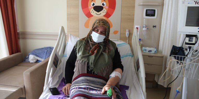 Tavsiye üzerine yaptığı bitkisel karışımla şifa ararken bacağını yaktı