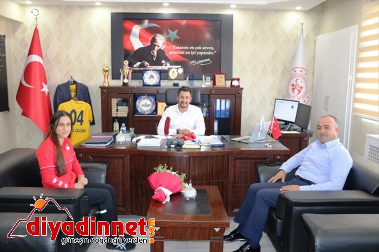 memleketi Golbol Kader Milli çiçeklerle karşılandı oyuncusu Kadın Takımı Ağrı