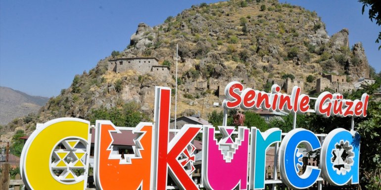 Irak sınırındaki Çukurca'nın çehresi kamu yatırımlarıyla değişiyor