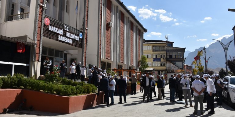Hakkari'de sivil toplum kuruluşları ve belediye temizlik kampanyası başlattı