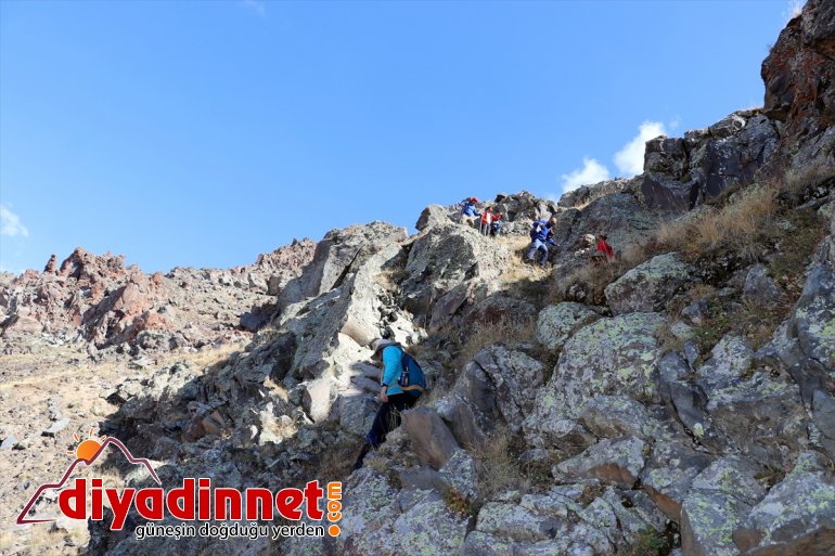 Huzura da oldu Ağrı rotası yeri Iğdır Dağı