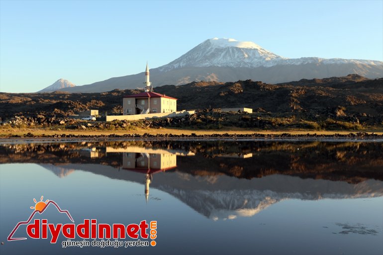 Ağrı Dağı'nın zirvesi yeniden karla kaplandı