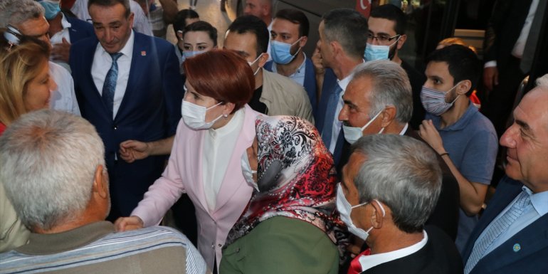 İYİ Parti Genel Başkanı Akşener Iğdır'da esnafı ziyaret etti