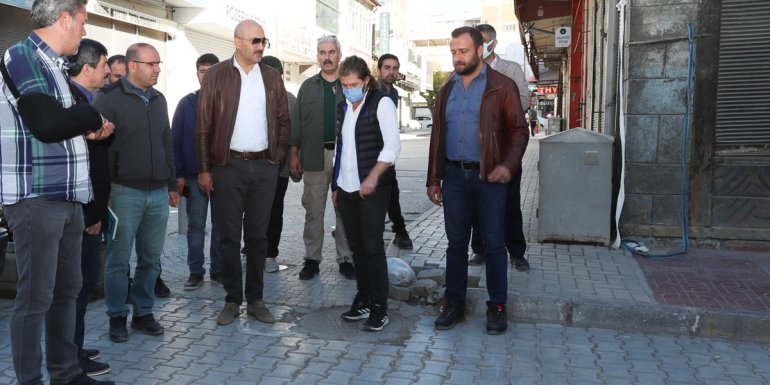 İpekyolu Kaymakamı Aydın, yol çalışmalarını inceledi1