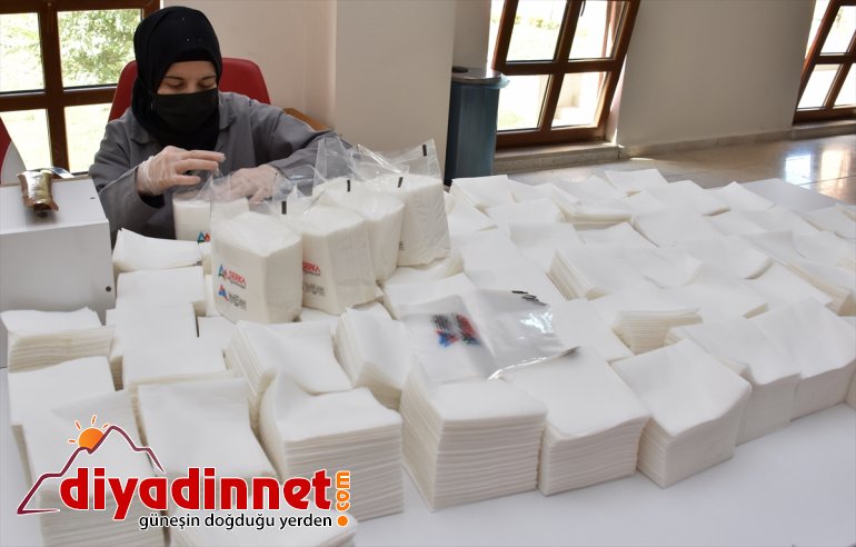 İstihdam edilen engelliler üretimdeki başarıyla taleplere yetişmeye çalışıyor2