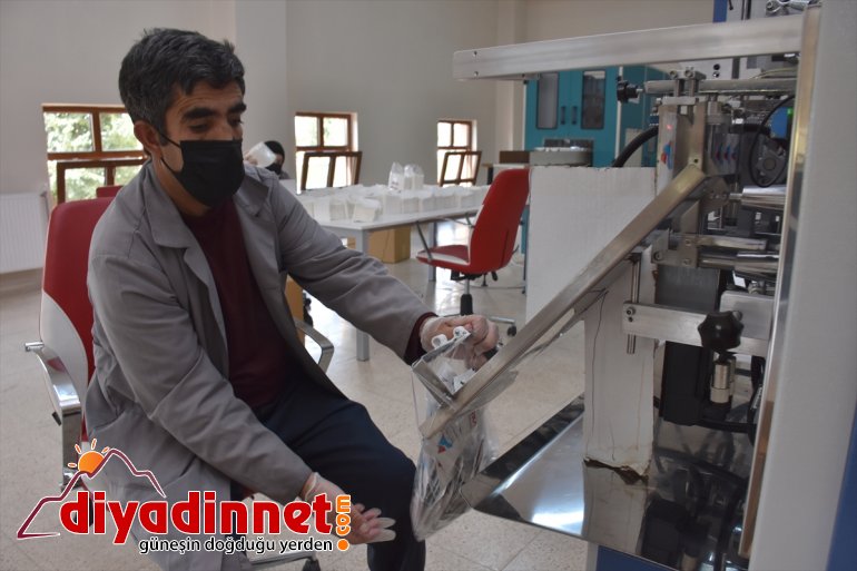 İstihdam edilen engelliler üretimdeki başarıyla taleplere yetişmeye çalışıyor5