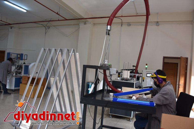 İstihdam edilen engelliler üretimdeki başarıyla taleplere yetişmeye çalışıyor6