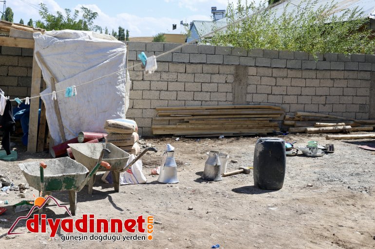 Kanserden eşini kaybeden baba, 3 çocuğuna hem annelik hem babalık yapıyor10