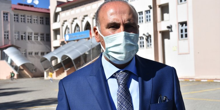 Kars'ta 30 sınıf karantinaya alındı