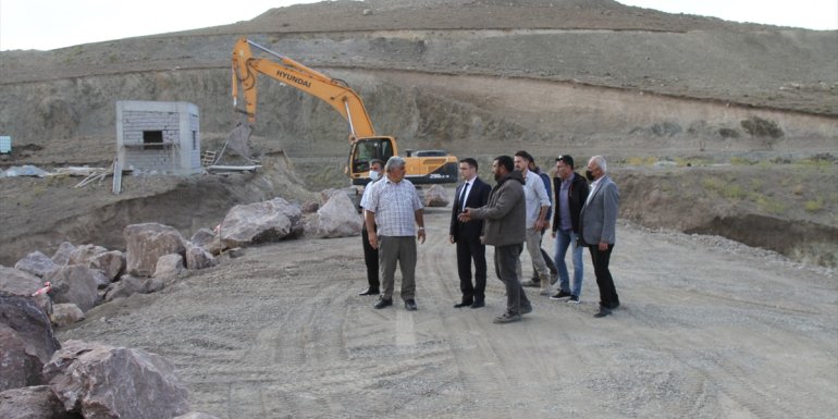 Kaymakam Nasır, baraj inşaatında incelemelerde bulundu