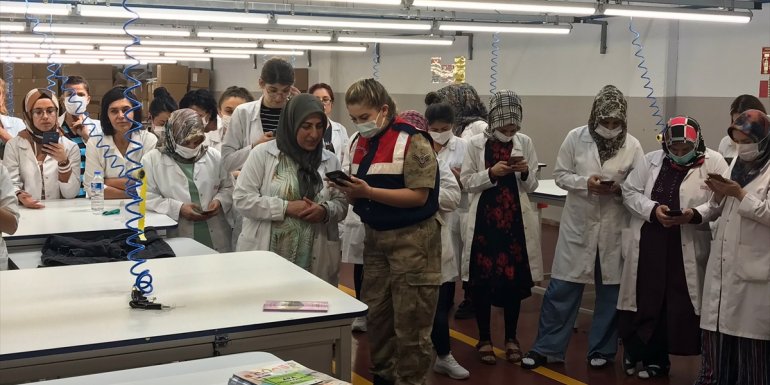 Malatya'da jandarma KADES uygulamasını tanıttı