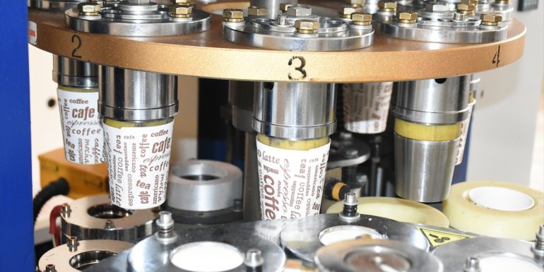 Kooperatifte üretilen karton bardakların geliriyle engelliler desteklenecek