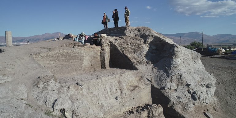 Pulur Höyük kazılarında neolitik ve kalkolitik dönemlere ait izlere rastlandı