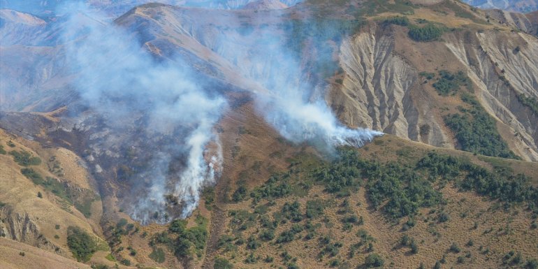 Tunceli'de örtü yangınlarından zarar gören alanlar havadan görüntülendi