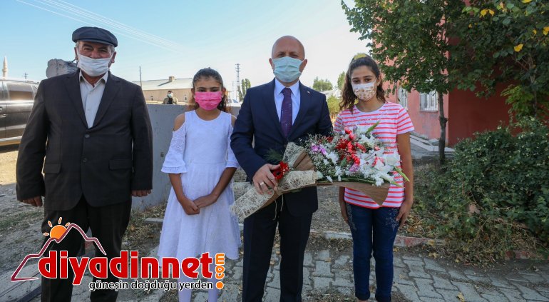 Vali Varol, ilk ders zilini çaldı2