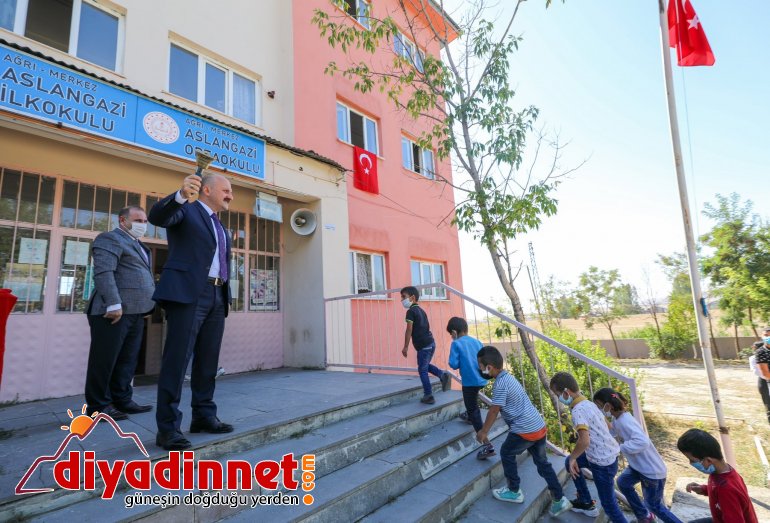 Vali Varol, ilk ders zilini çaldı3