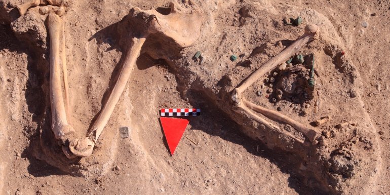 Çavuştepe Kalesi'nde takıları ve iki mührüyle gömülen kadın yöneticinin mezarı bulundu