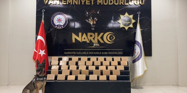 Van'da 54 kilo 878 gram uyuşturucu ele geçirildi
