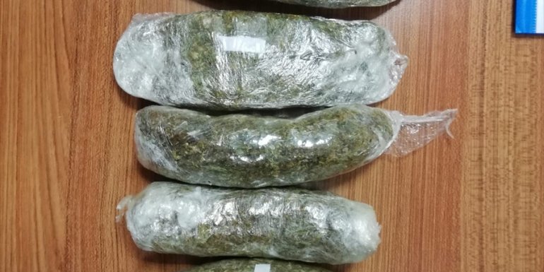 Van'da uyuşturucuyla uçağa binmeye çalışan zanlı gözaltına alındı