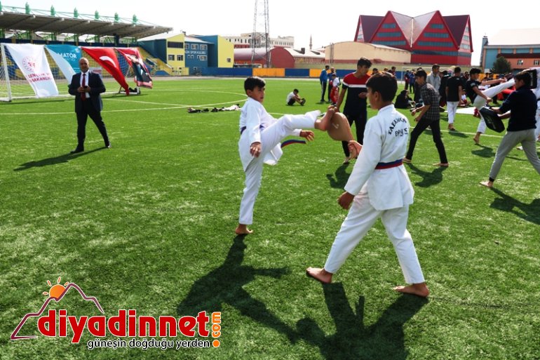 Ağrı Amatör Spor Haftası kortej yürüyüşü7